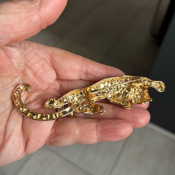 LUNGING LEOPARD BROOCH - Picture 7 of 9